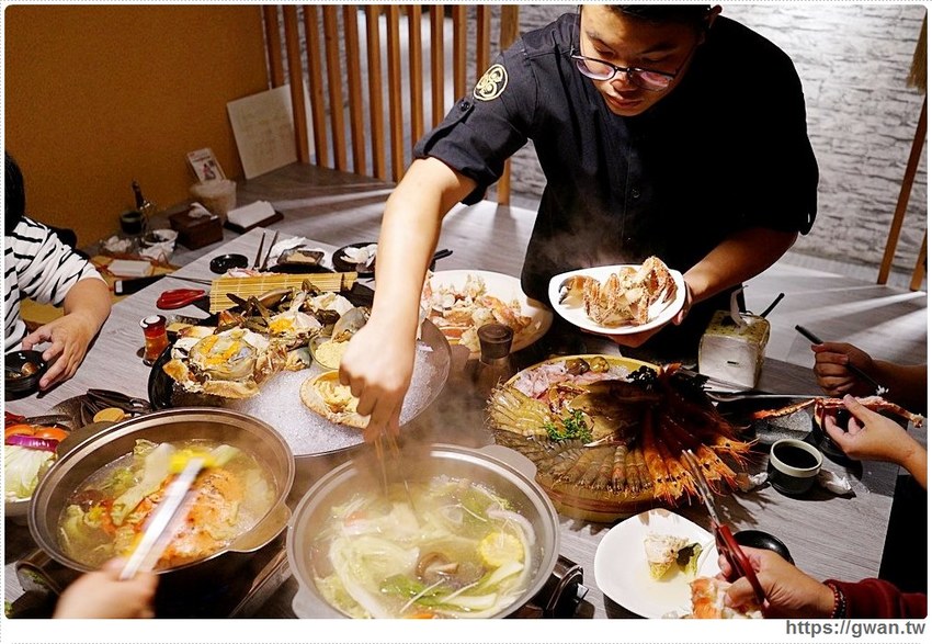 台中隱藏版帝王蟹四吃!還有超濃蟹膏粥,蟹霸王套餐每日限量四組,沒預訂吃不到~