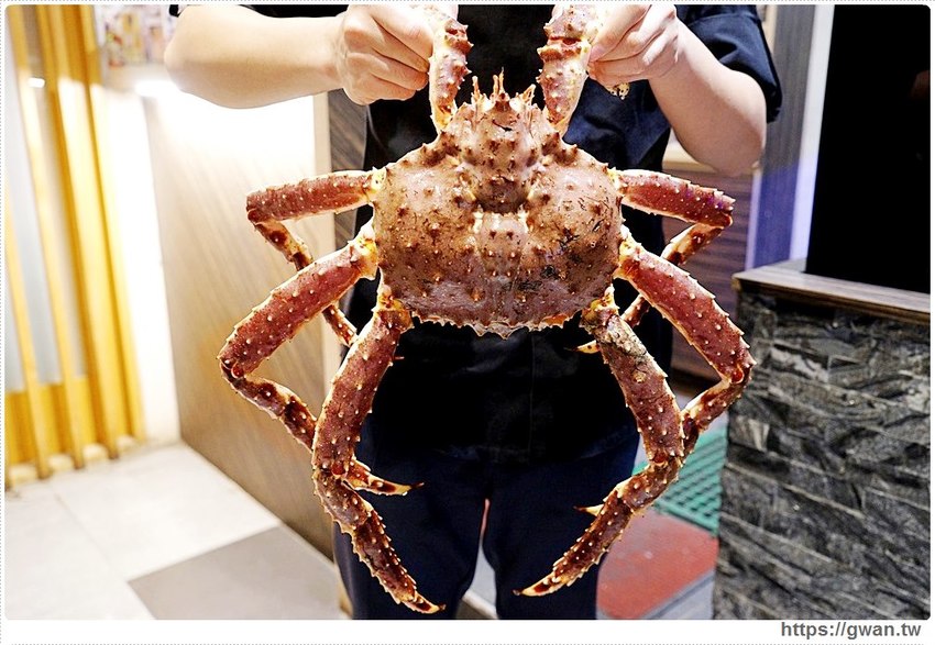 台中隱藏版帝王蟹四吃!還有超濃蟹膏粥,蟹霸王套餐每日限量四組,沒預訂吃不到~