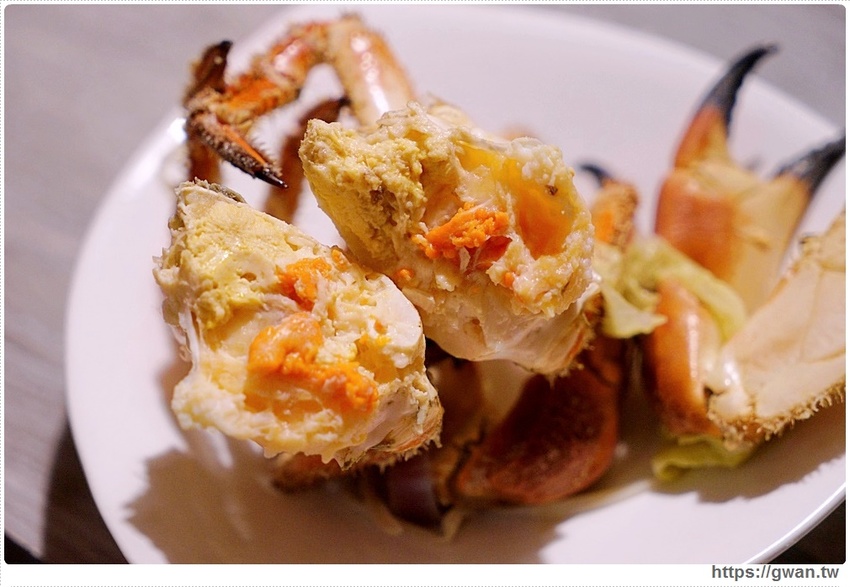 台中隱藏版帝王蟹四吃!還有超濃蟹膏粥,蟹霸王套餐每日限量四組,沒預訂吃不到~