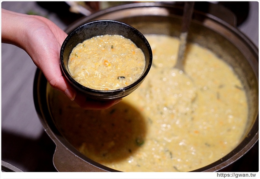 台中隱藏版帝王蟹四吃!還有超濃蟹膏粥,蟹霸王套餐每日限量四組,沒預訂吃不到~