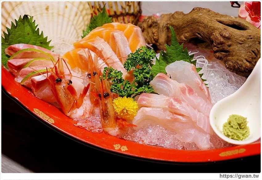 台中隱藏版帝王蟹四吃!還有超濃蟹膏粥,蟹霸王套餐每日限量四組,沒預訂吃不到~