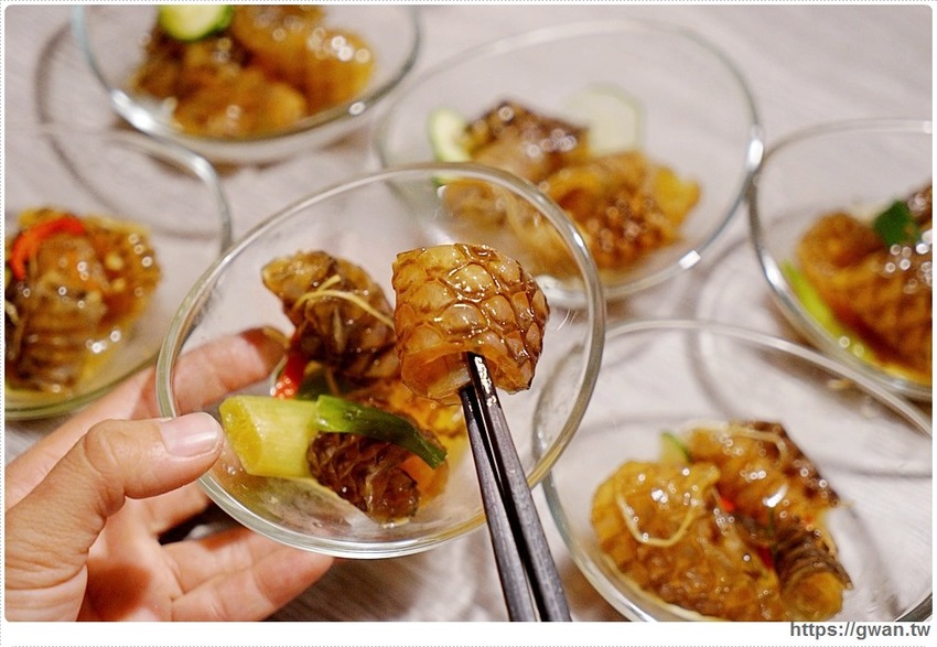 台中隱藏版帝王蟹四吃!還有超濃蟹膏粥,蟹霸王套餐每日限量四組,沒預訂吃不到~