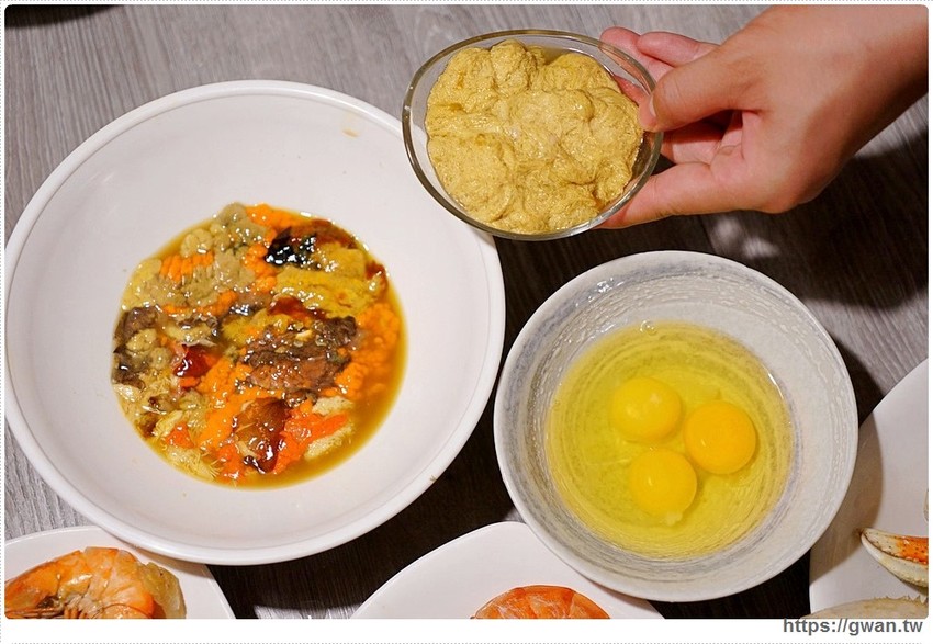 台中隱藏版帝王蟹四吃!還有超濃蟹膏粥,蟹霸王套餐每日限量四組,沒預訂吃不到~