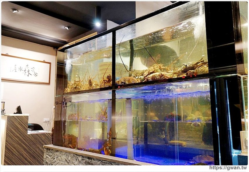 台中隱藏版帝王蟹四吃!還有超濃蟹膏粥,蟹霸王套餐每日限量四組,沒預訂吃不到~