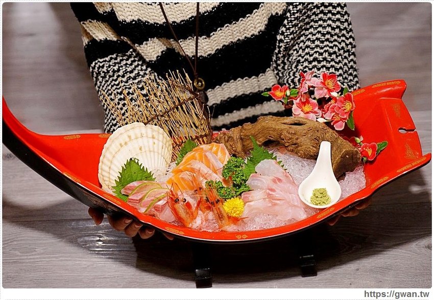 台中隱藏版帝王蟹四吃!還有超濃蟹膏粥,蟹霸王套餐每日限量四組,沒預訂吃不到~