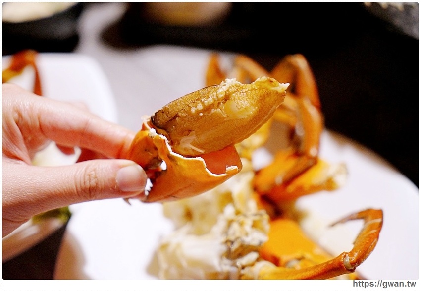 台中隱藏版帝王蟹四吃!還有超濃蟹膏粥,蟹霸王套餐每日限量四組,沒預訂吃不到~