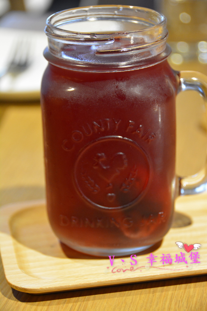 【台北大安區美食】忠孝敦化站 Imp Cafe ~ 有著大螢幕可看球賽的運動餐廳，悠閒環境更是姐妹聚會的好地方 !