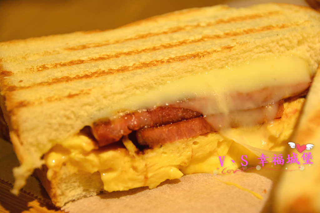 【台北大安區美食】忠孝敦化站 Imp Cafe ~ 有著大螢幕可看球賽的運動餐廳，悠閒環境更是姐妹聚會的好地方 !