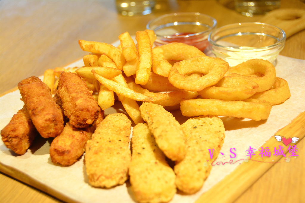 【台北大安區美食】忠孝敦化站 Imp Cafe ~ 有著大螢幕可看球賽的運動餐廳，悠閒環境更是姐妹聚會的好地方 !