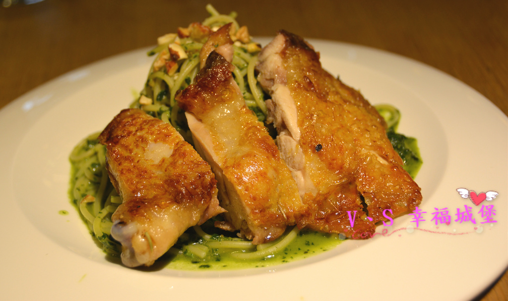 【台北大安區美食】忠孝敦化站 Imp Cafe ~ 有著大螢幕可看球賽的運動餐廳，悠閒環境更是姐妹聚會的好地方 !