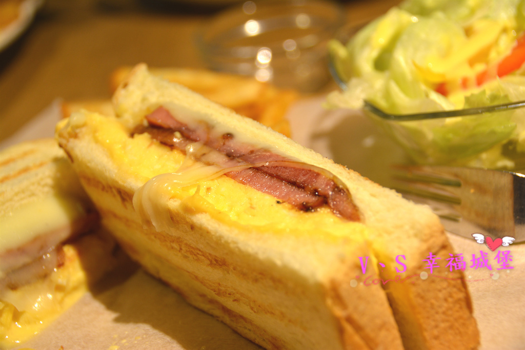 【台北大安區美食】忠孝敦化站 Imp Cafe ~ 有著大螢幕可看球賽的運動餐廳，悠閒環境更是姐妹聚會的好地方 !