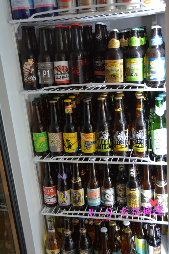 【台北大安區美食】忠孝敦化站 Imp Cafe ~ 有著大螢幕可看球賽的運動餐廳，悠閒環境更是姐妹聚會的好地方 !