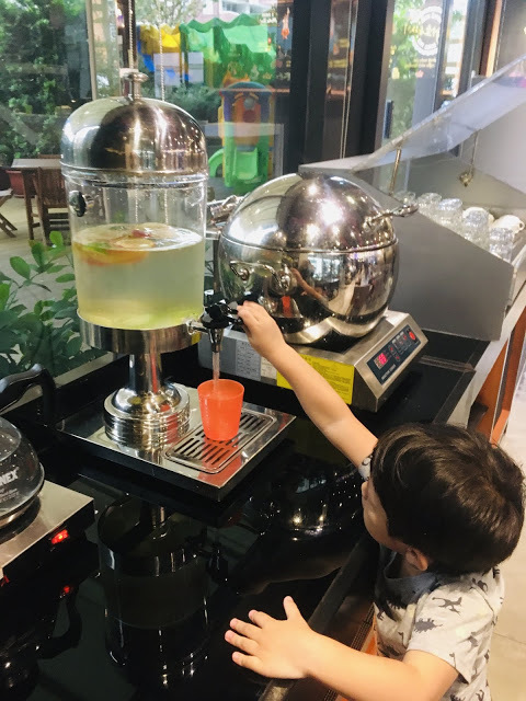 [台北住宿] UiNN Business Hotel 悠逸商旅｜士林附設室內外遊戲區的親子友善旅館，步行10分鐘即可達科教館、天文館、兒童新樂園、士林親子館，全家大小入住超方便！