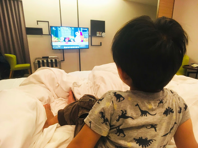 [台北住宿] UiNN Business Hotel 悠逸商旅｜士林附設室內外遊戲區的親子友善旅館，步行10分鐘即可達科教館、天文館、兒童新樂園、士林親子館，全家大小入住超方便！