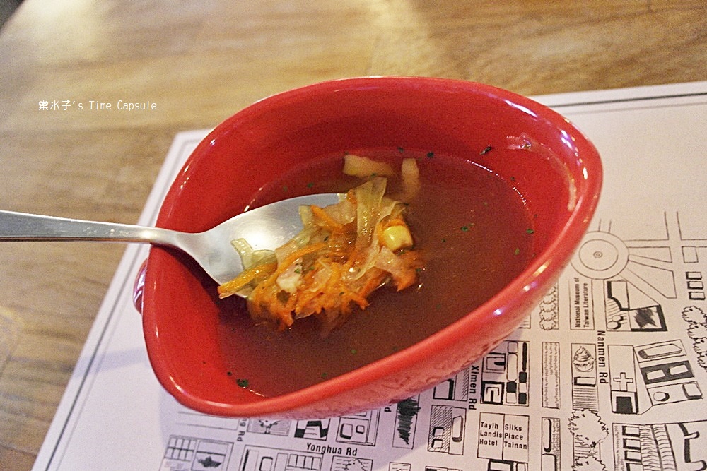 [台南東區]YES MARIE也是瑪莉-下班小酌聚餐的好地方!!充滿泰式西餐創意料理!