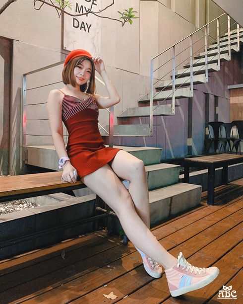 台中住宿|影音|希堤微旅免費停車,純白時尚旅店,散步到逢甲夜市!