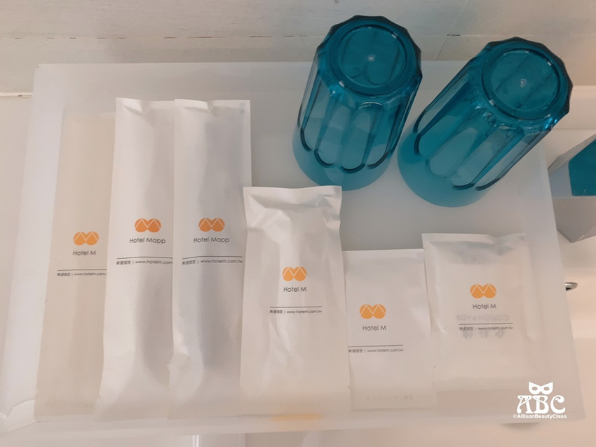 台中住宿|影音|希堤微旅免費停車,純白時尚旅店,散步到逢甲夜市!