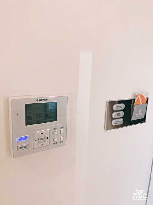 台中住宿|影音|希堤微旅免費停車,純白時尚旅店,散步到逢甲夜市!