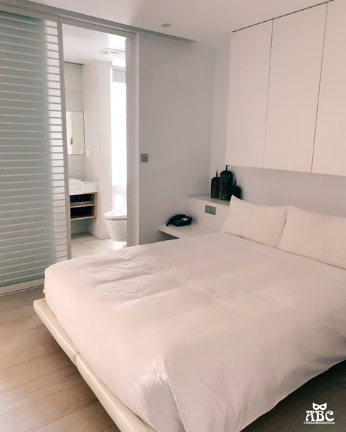 台中住宿|影音|希堤微旅免費停車,純白時尚旅店,散步到逢甲夜市!