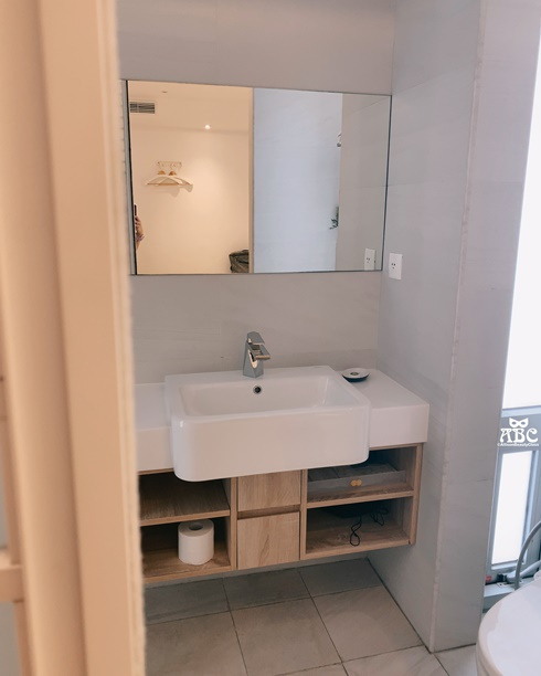 台中住宿|影音|希堤微旅免費停車,純白時尚旅店,散步到逢甲夜市!