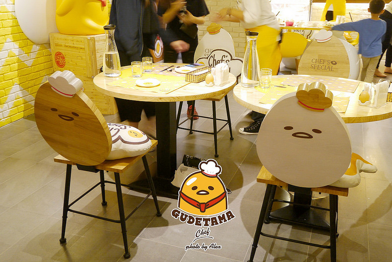【台北】Gudetama Chef 蛋黃哥五星主廚餐廳 ~ 蛋黃哥變身五星主廚落腳台北東區啦!!! 環境、餐點萌翻天、超療癒 / 主題餐廳 / 捷運忠孝復興 / 內附菜單