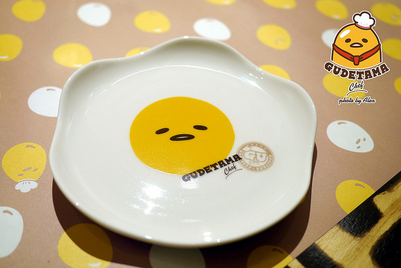 【台北】Gudetama Chef 蛋黃哥五星主廚餐廳 ~ 蛋黃哥變身五星主廚落腳台北東區啦!!! 環境、餐點萌翻天、超療癒 / 主題餐廳 / 捷運忠孝復興 / 內附菜單