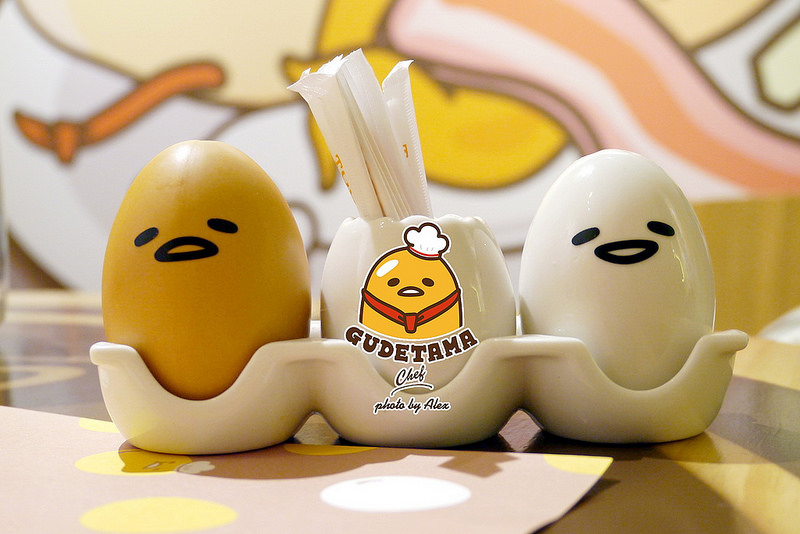 【台北】Gudetama Chef 蛋黃哥五星主廚餐廳 ~ 蛋黃哥變身五星主廚落腳台北東區啦!!! 環境、餐點萌翻天、超療癒 / 主題餐廳 / 捷運忠孝復興 / 內附菜單