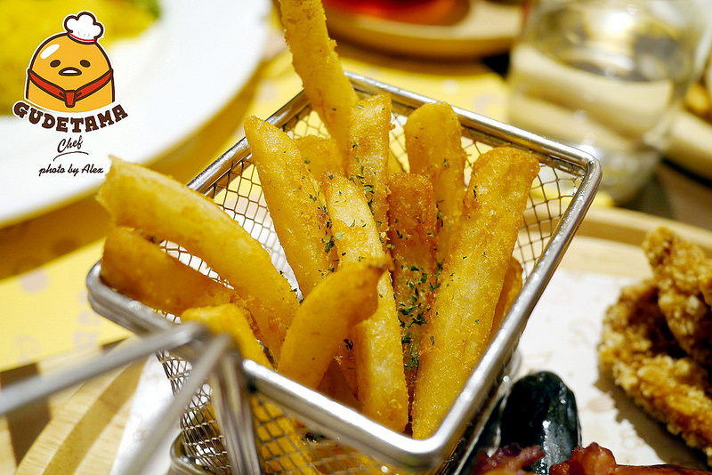 【台北】Gudetama Chef 蛋黃哥五星主廚餐廳 ~ 蛋黃哥變身五星主廚落腳台北東區啦!!! 環境、餐點萌翻天、超療癒 / 主題餐廳 / 捷運忠孝復興 / 內附菜單
