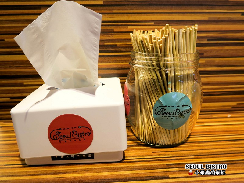 【捷運象山站】Seoul Bistro~藏身在百貨公司裡的時尚韓食街頭小吃,燈泡奶茶還能帶著走喔!!