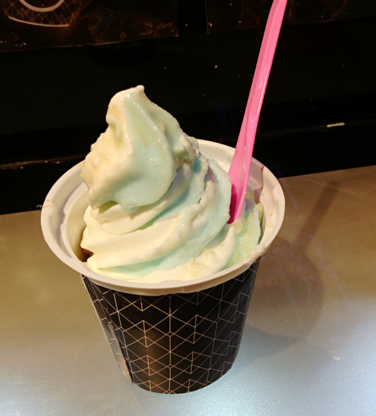 SEOUL BISTRO：台北信義區   Seoul Bistro韓式辣炒年糕 雲朵盤 讓你邊走邊喝邊吃邊逛百貨公司   Glam air  超可愛棉花糖冰淇淋 讓你完全捨不得吃