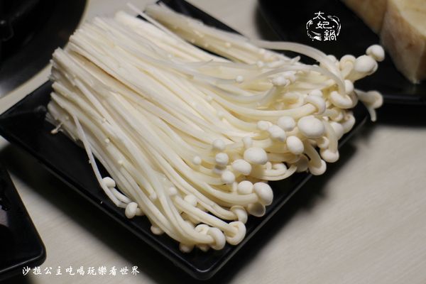 太妃鍋:松山粵式養生小煲鍋『太妃鍋』白飯.飲料.冰淇淋無限供應/捷運小巨蛋平價火鍋