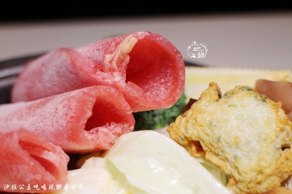 太妃鍋:松山粵式養生小煲鍋『太妃鍋』白飯.飲料.冰淇淋無限供應/捷運小巨蛋平價火鍋