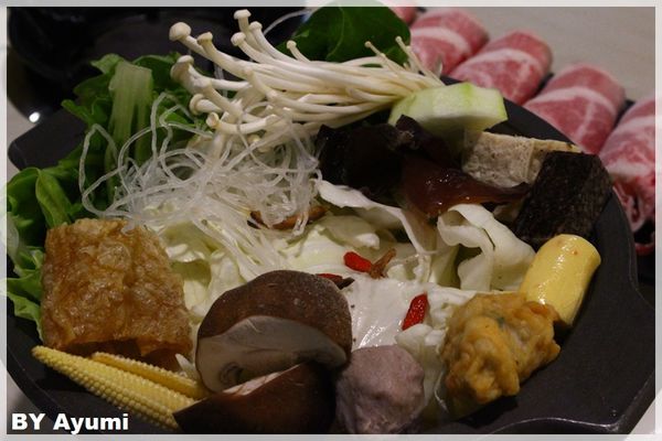 太妃鍋：[食記]❤太妃鍋❤粵式養生小煲鍋台北小巨蛋站平價美食小火鍋