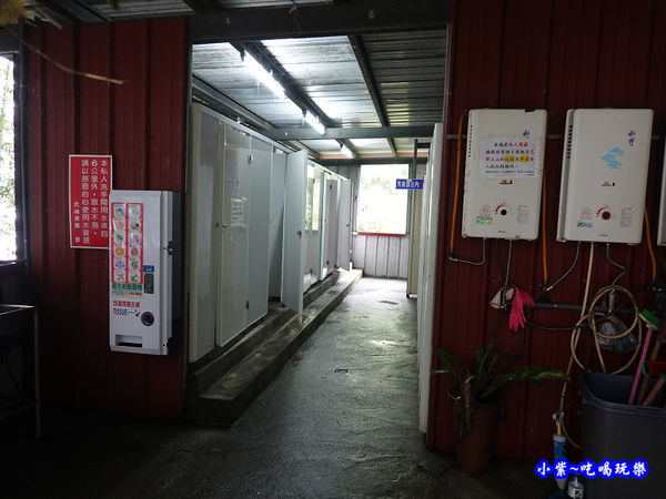 武岫農圃廁所 (2).jpg