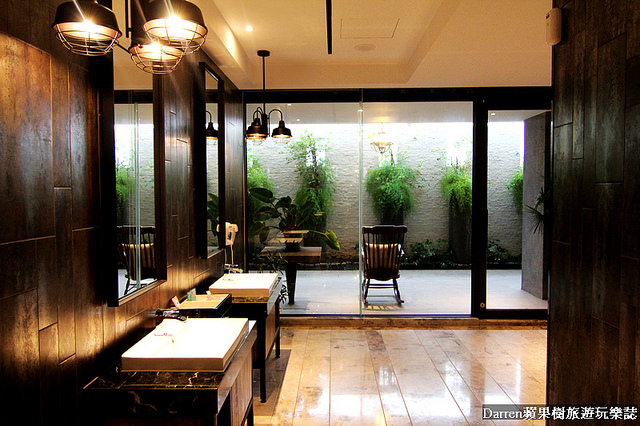 『台中住宿飯店推薦』芭蕾城市渡假旅店VillaBallet★歐洲古典城堡汽車旅館氣泡按摩浴缸泳池KTV一房一庭園主題房