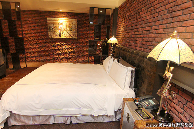 『台中住宿飯店推薦』芭蕾城市渡假旅店VillaBallet★歐洲古典城堡汽車旅館氣泡按摩浴缸泳池KTV一房一庭園主題房