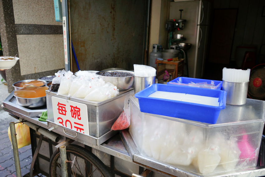 台南|宮後街無名愛玉冰 早鳥限定立吞甜點.古早味粉圓愛玉冰 - 奇奇一起玩樂趣