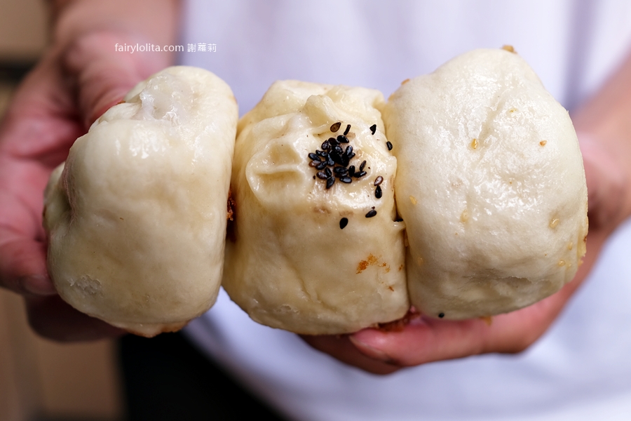 我終於吃到傳說中的爆餡12元水煎包了！值得排隊嗎？