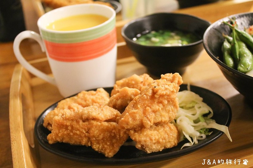 小學日燒肉丼 在教室裡吃燒肉丼,99元燒肉丼還有味噌湯喝到飽【內湖美食/捷運西湖/捷運港墘】 @J&A的旅行