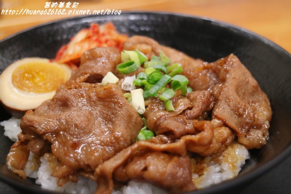小學日燒肉丼食堂：【台北內湖區】內湖燒肉丼推薦『小學日燒肉丼食堂』教室餐廳/主題餐廳/捷運港漧、內湖站