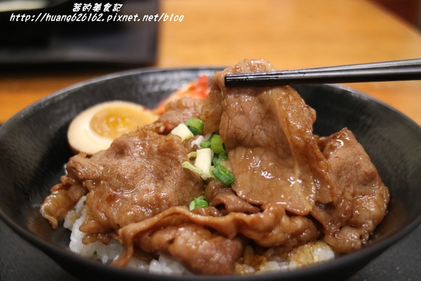 小學日燒肉丼食堂：【台北內湖區】內湖燒肉丼推薦『小學日燒肉丼食堂』教室餐廳/主題餐廳/捷運港漧、內湖站