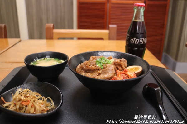 小學日燒肉丼食堂：【台北內湖區】內湖燒肉丼推薦『小學日燒肉丼食堂』教室餐廳/主題餐廳/捷運港漧、內湖站