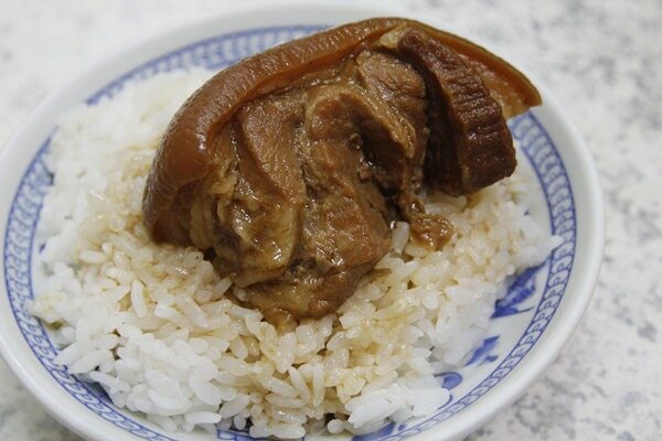 彰化人激推的10大爌肉飯店！從早餐到宵夜24小時一次滿足。