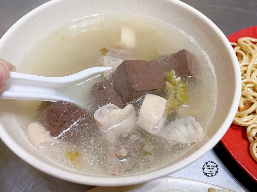 阿成炒麵，台中大里超人氣排隊早午餐，台中人的早餐，必吃炒麵、綜合豬血湯 - Cyndi loves享食天堂
