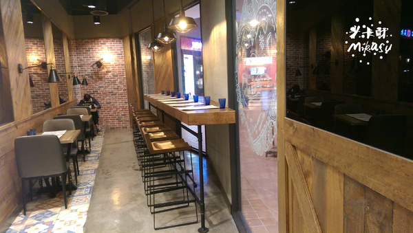 咖哩捌捌100%概念店(大魯閣草衙道):【高雄/食﹡前鎮】大魯閣草衙道餐廳.摩天輪炸物敲可愛.咖哩捌捌100%概念店(大魯閣草衙道) 咖哩捌捌100%概念店(大魯閣草衙道):【高雄/食﹡前鎮】大魯閣草衙道餐廳.摩天輪炸物敲可愛.咖哩捌捌100%概念店(大魯閣草衙道)