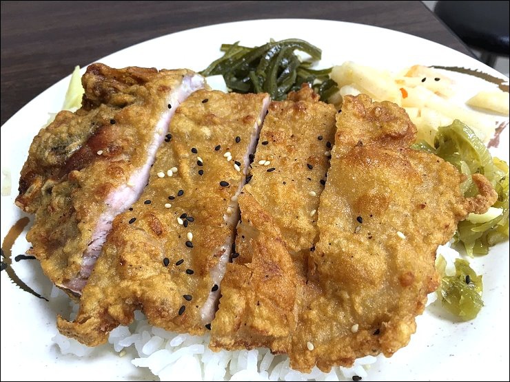 《信義安和站/台北101世貿站美食》清香排骨王(香酥排骨一排二吃) vs 《板橋埔墘美食》清香排骨盒餐(ptt板橋版網友推薦便當)