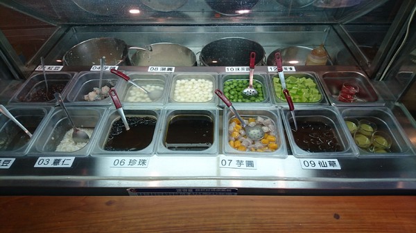 東門茶樓：高雄~東門茶樓~瑞豐夜市旁的手作冰品店~超推甜心圈草莓奶酪~幸福的滋味~