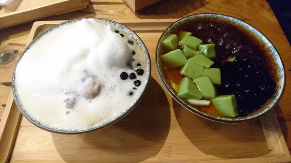 東門茶樓：高雄~東門茶樓~瑞豐夜市旁的手作冰品店~超推甜心圈草莓奶酪~幸福的滋味~