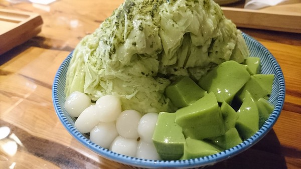 東門茶樓：高雄~東門茶樓~瑞豐夜市旁的手作冰品店~超推甜心圈草莓奶酪~幸福的滋味~