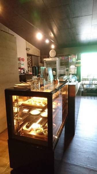 東門茶樓：高雄~東門茶樓~瑞豐夜市旁的手作冰品店~超推甜心圈草莓奶酪~幸福的滋味~